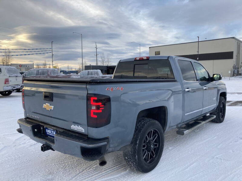 2016 Chevrolet Silverado 1500 High Country photo 5