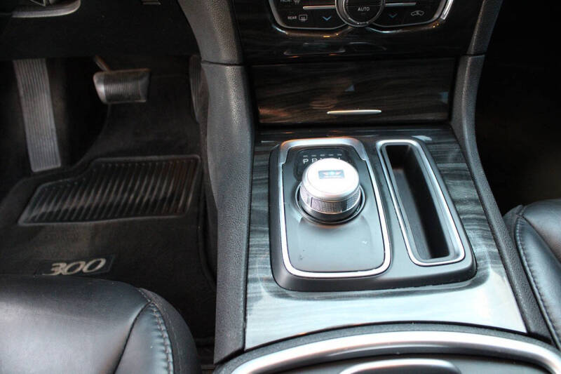 2017 Chrysler 300 Limited