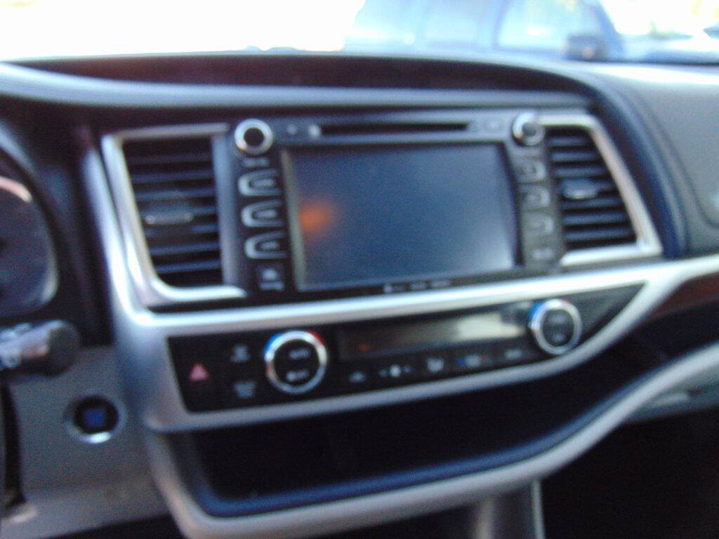 2016 Toyota Highlander for sale at Avalanche Auto Sales in Denver, CO