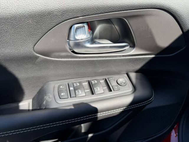 2026 Chrysler Voyager LX