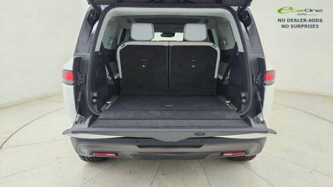 2025 Rivian R1S Ascend