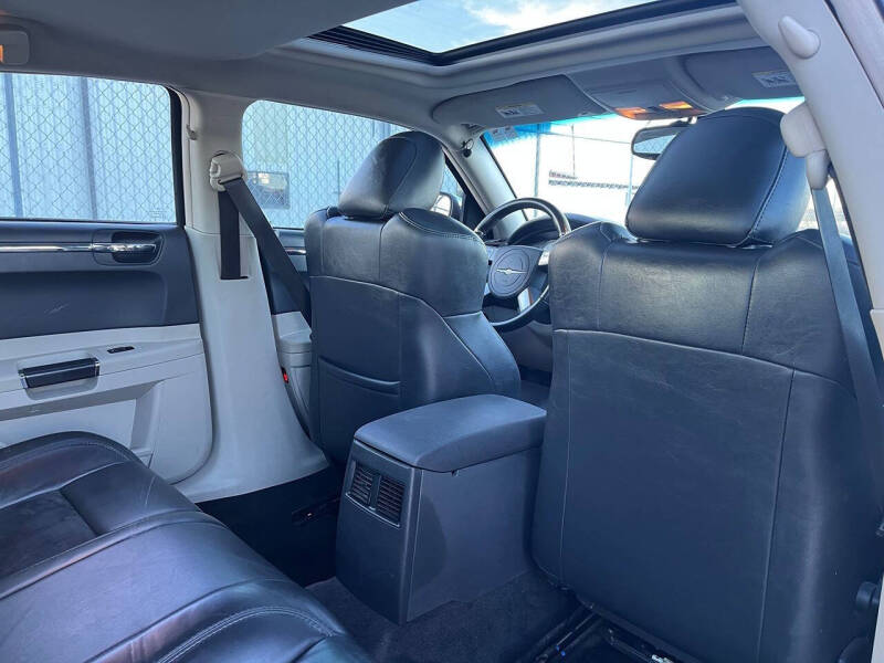 2006 Chrysler 300 SRT-8