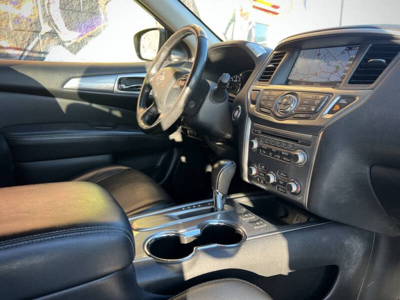 2019 Nissan Pathfinder SL