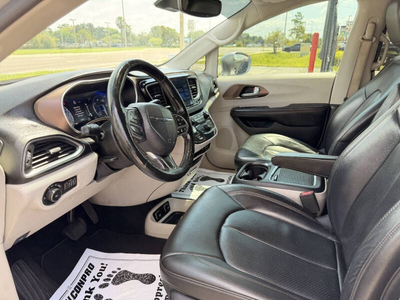 2017 Chrysler Pacifica Touring-L Plus