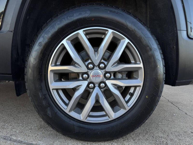 2017 GMC Acadia SLE-2