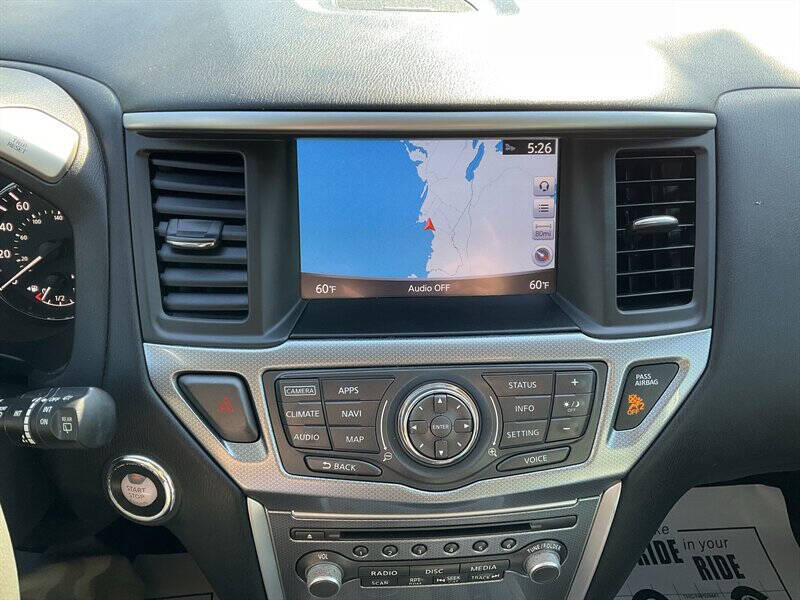 2017 Nissan Pathfinder SL
