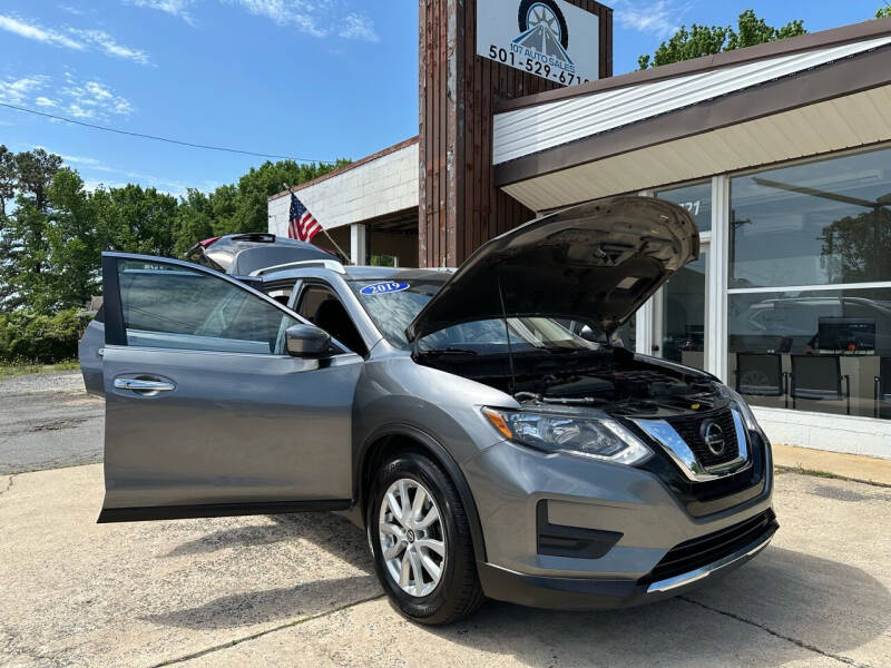 2019 Nissan Rogue SV photo 9