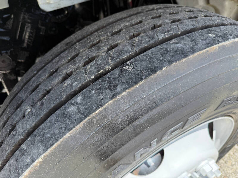 2017 Freightliner M2 106