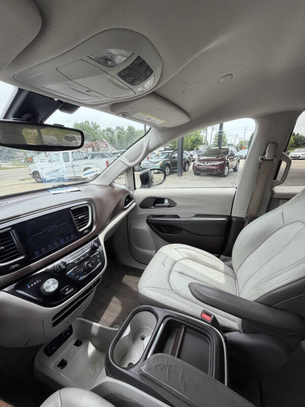 2017 Chrysler Pacifica Touring Plus