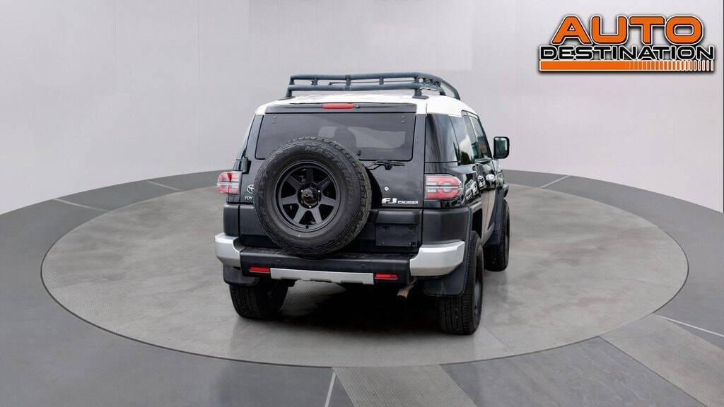 2010 Toyota FJ Cruiser for sale at Auto Destination in Puyallup, WA