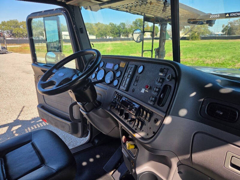 2020 Peterbilt 365
