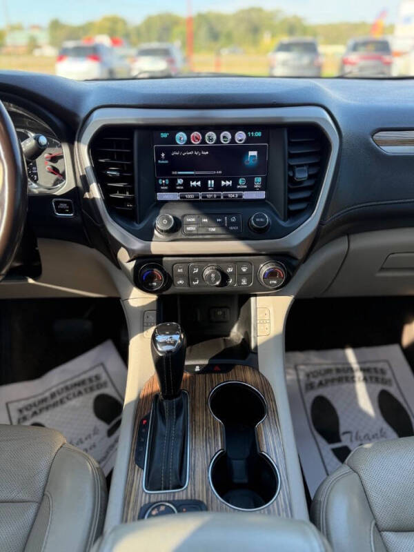 2017 GMC Acadia Denali