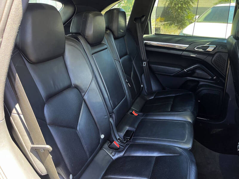 2011 Porsche Cayenne S