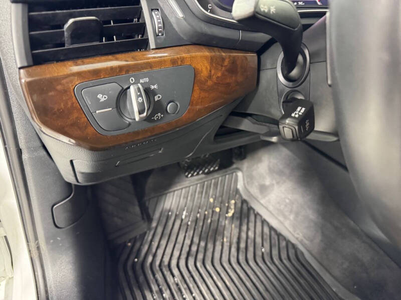 2019 Audi A4 quattro Premium Plus 45 TFSI