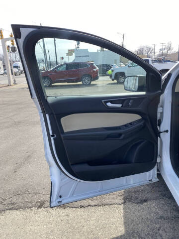 2020 Ford Edge SE