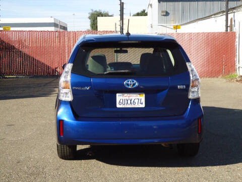 2012 Toyota Prius v Three