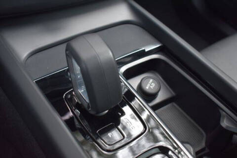 2025 Volvo XC60 T8 Plus Dark Theme