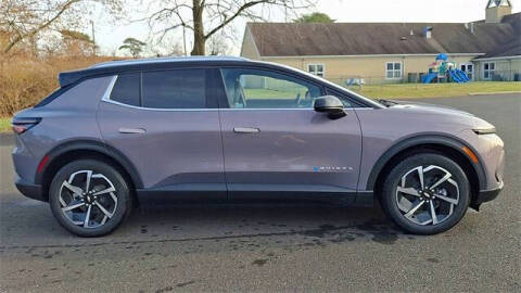 2026 Chevrolet Equinox EV LT 2