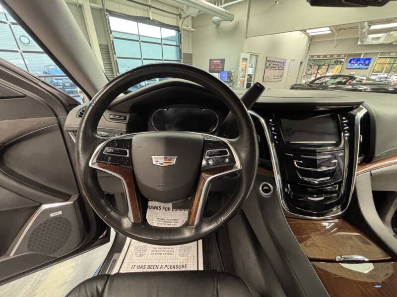 2016 Cadillac Escalade Luxury Collection