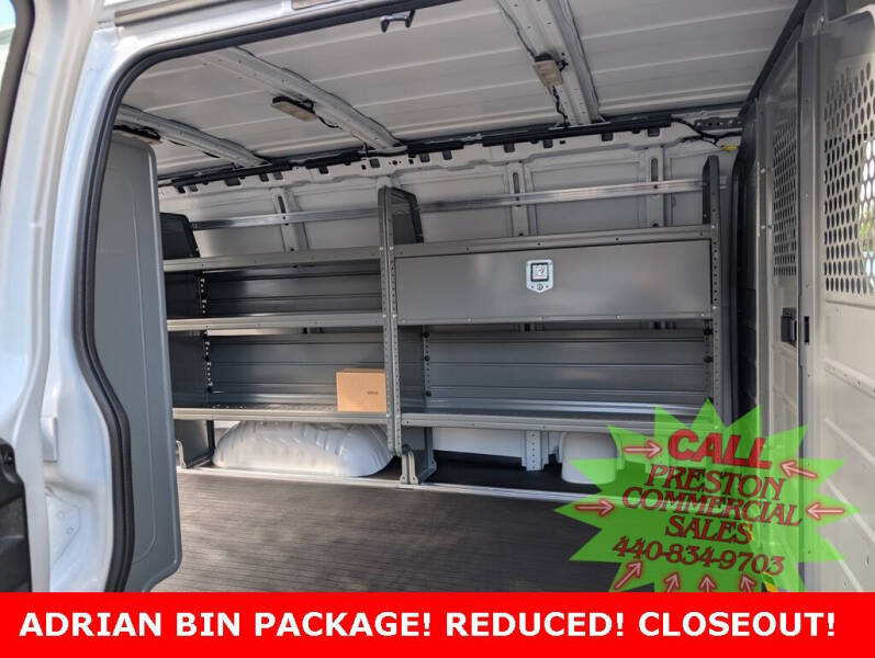 2025 Chevrolet Express 3500