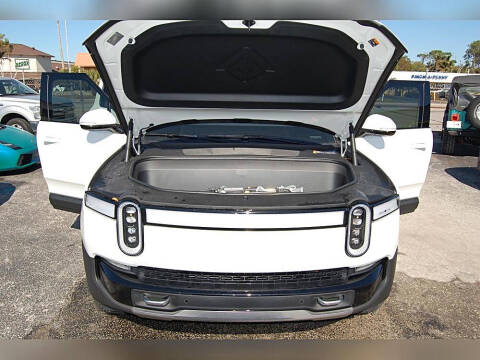 2023 Rivian R1S Adventure