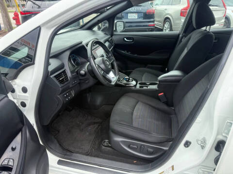 2022 Nissan LEAF SV PLUS