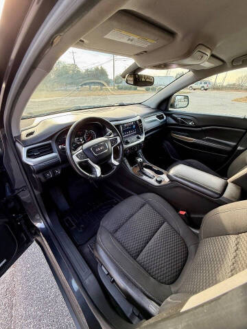 2017 GMC Acadia SLE-2