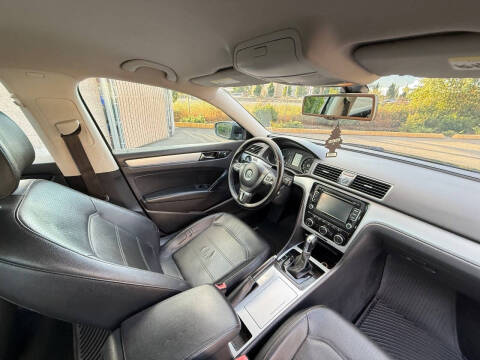 2012 Volkswagen Passat SE PZEV