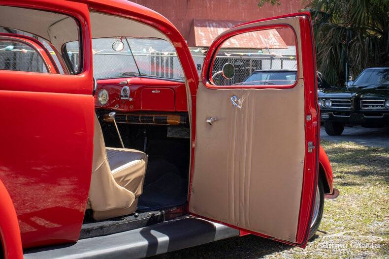 1937 Ford Tudor