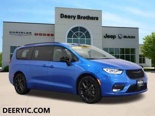 2026 Chrysler Pacifica Select