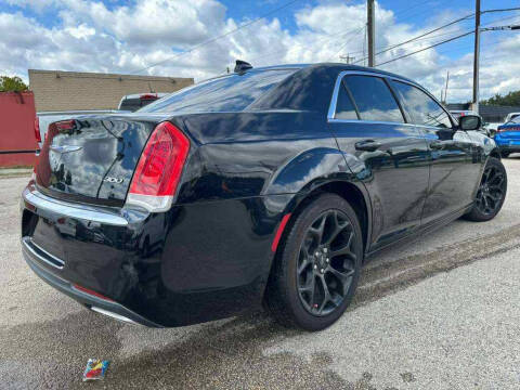 2018 Chrysler 300 Touring