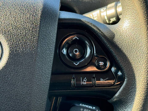 2021 Toyota Prius LE