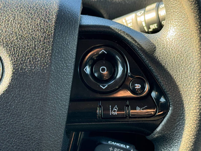 2021 Toyota Prius LE