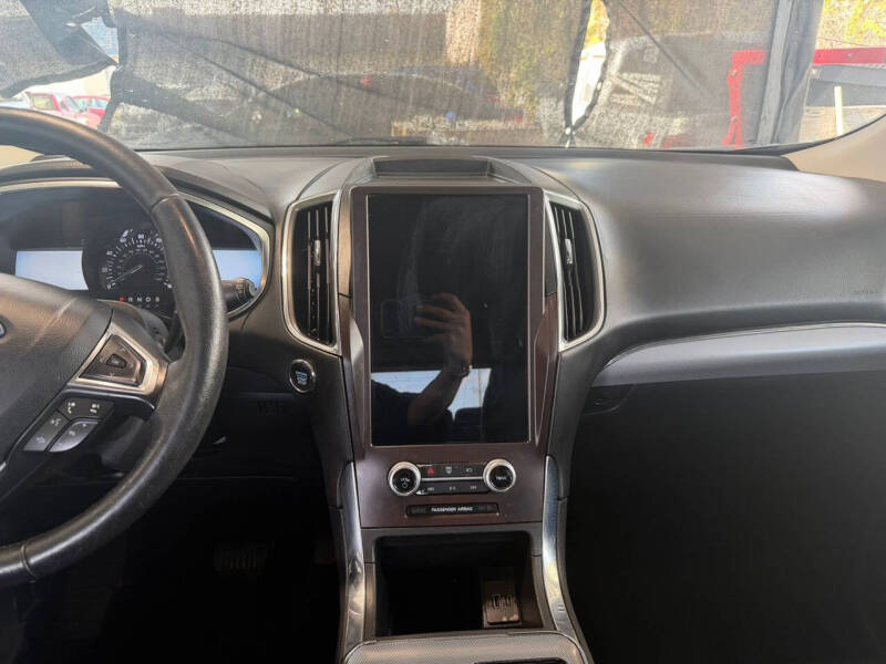 2021 Ford Edge Titanium