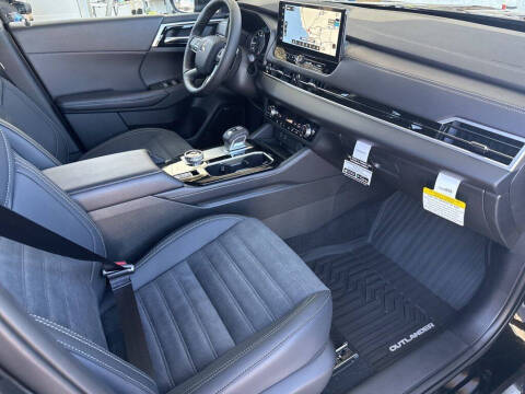2026 Mitsubishi Outlander LE