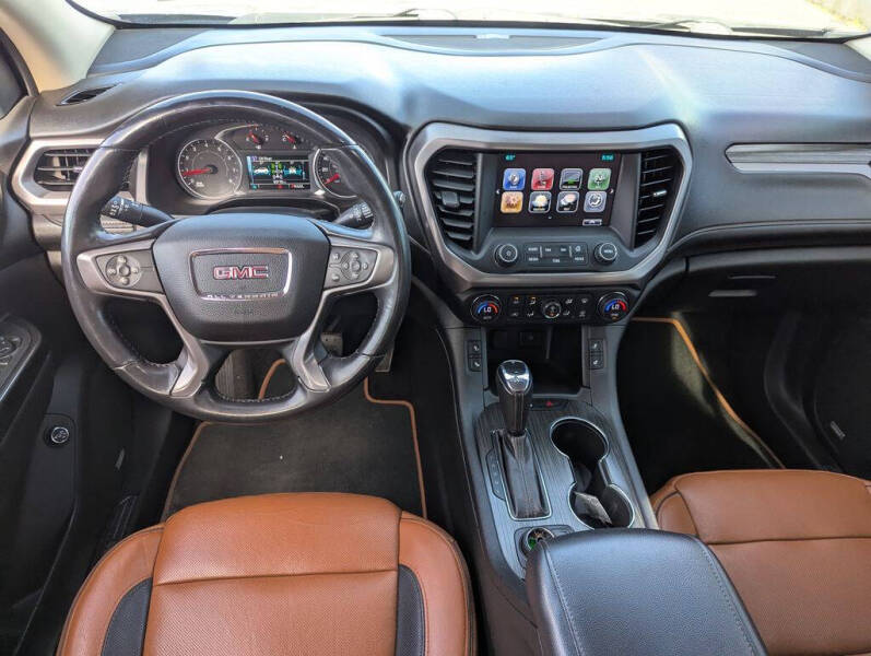 2017 GMC Acadia SLT-1