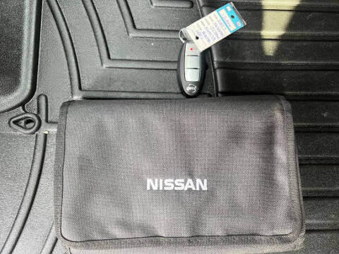 2017 Nissan Titan SV