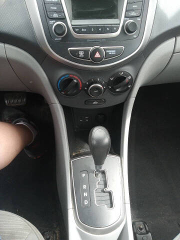 2017 Hyundai Accent Value Edition