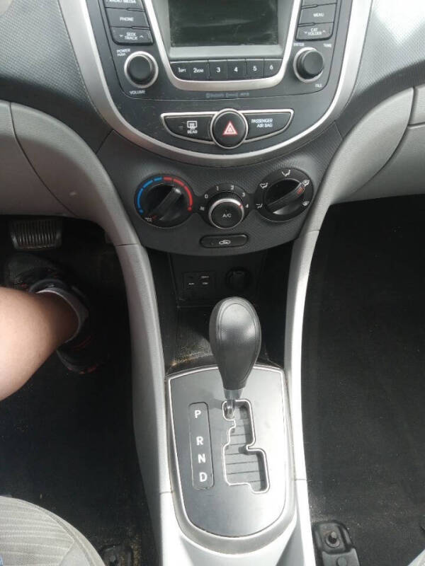 2017 Hyundai Accent Value Edition