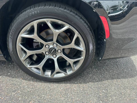 2018 Chrysler 300 S