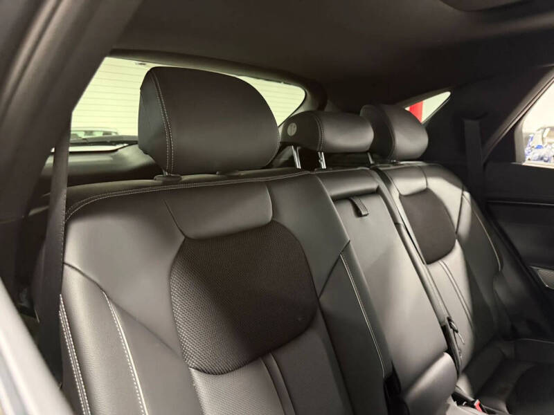 2024 Genesis GV70 2.5T Standard