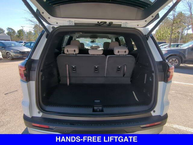 2025 GMC Acadia Elevation