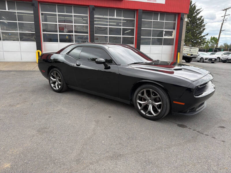 2017 Dodge Challenger SXT Plus