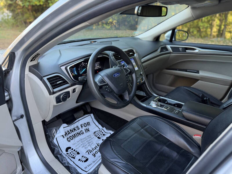 2019 Ford Fusion Hybrid SE