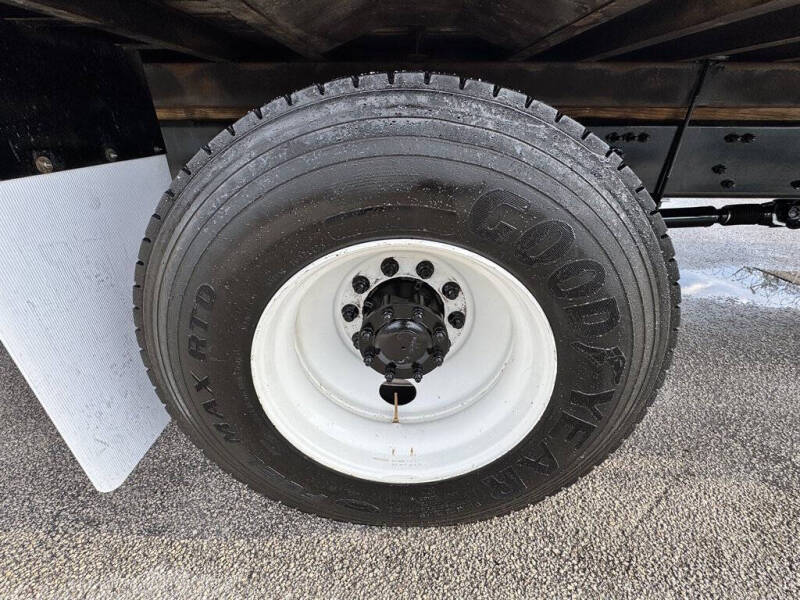 2022 Freightliner M2 106