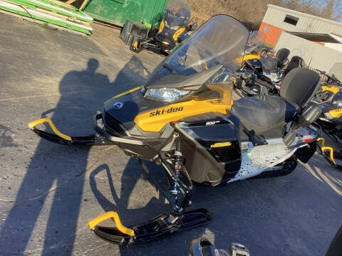 Ski-Doo Grand Touring Sport Image