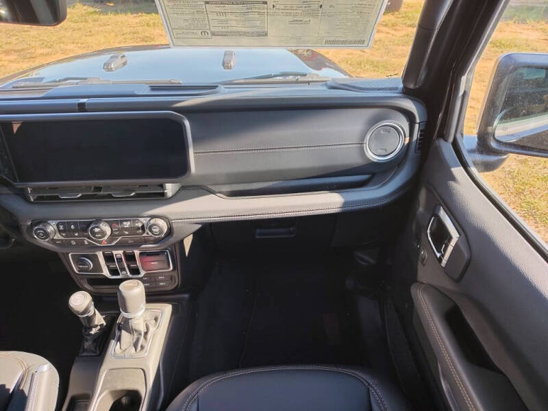 2025 Jeep Gladiator Sport S