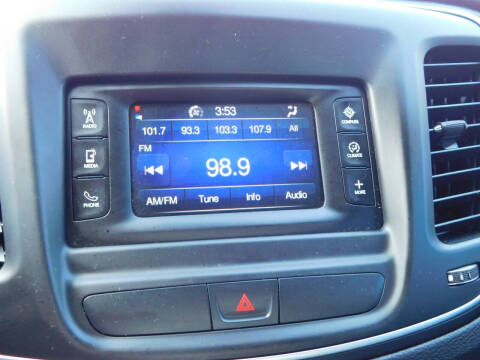 2015 Chrysler 200 LX