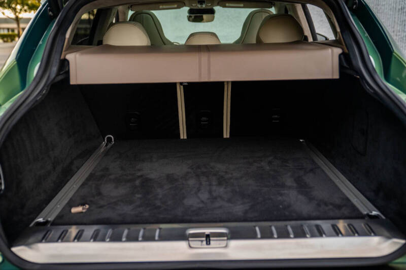 2021 Aston Martin DBX