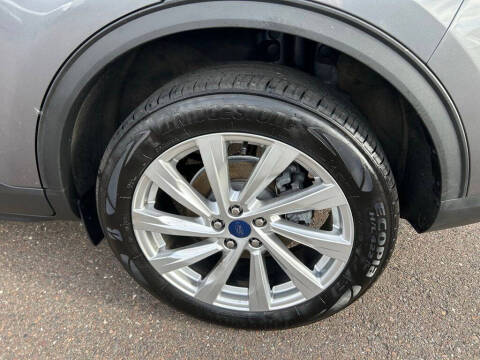 2022 Ford Escape Titanium